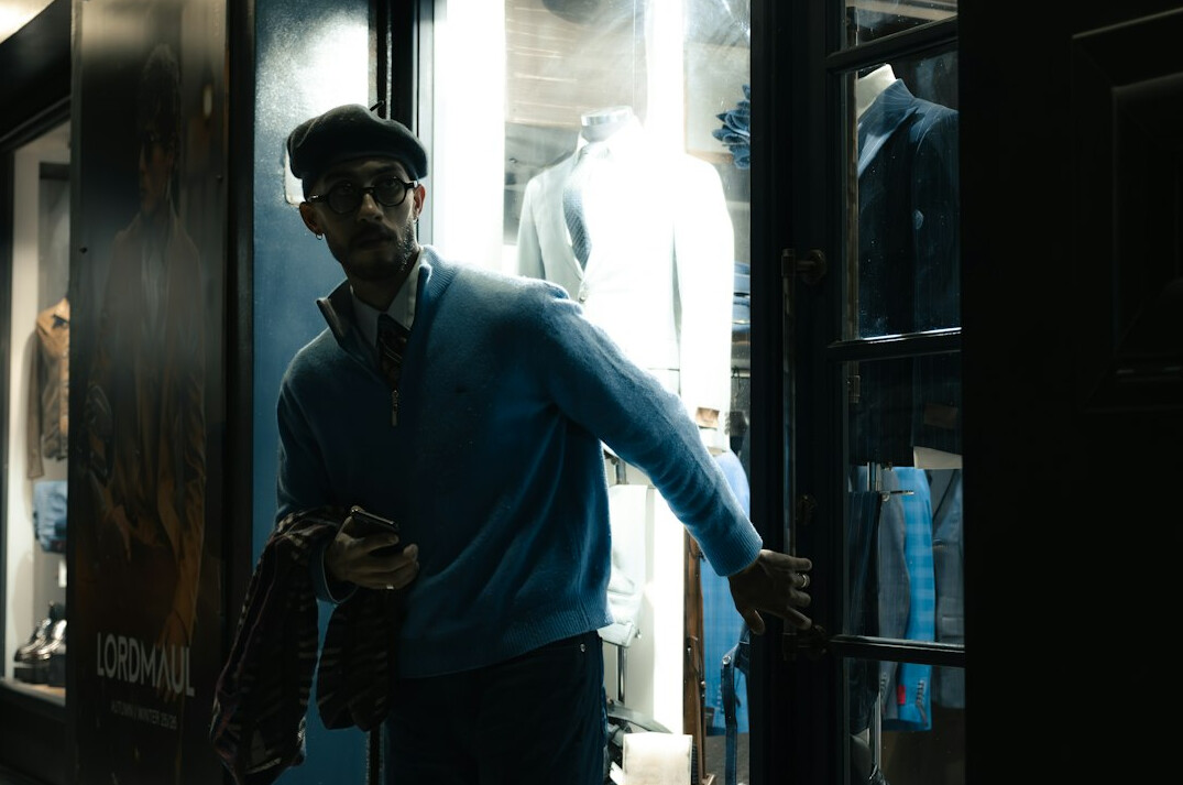 store detective catching shoplifter